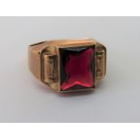 Gents 10k ring set with square cut red paste, size T, 4.8g
