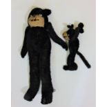 2 soft toy figures of Felix the Cat, 1920/1930's both with articulating arms and fur bodies. The