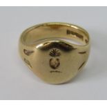 9ct signet ring with flaming heart crest, size L/M, 6.6g