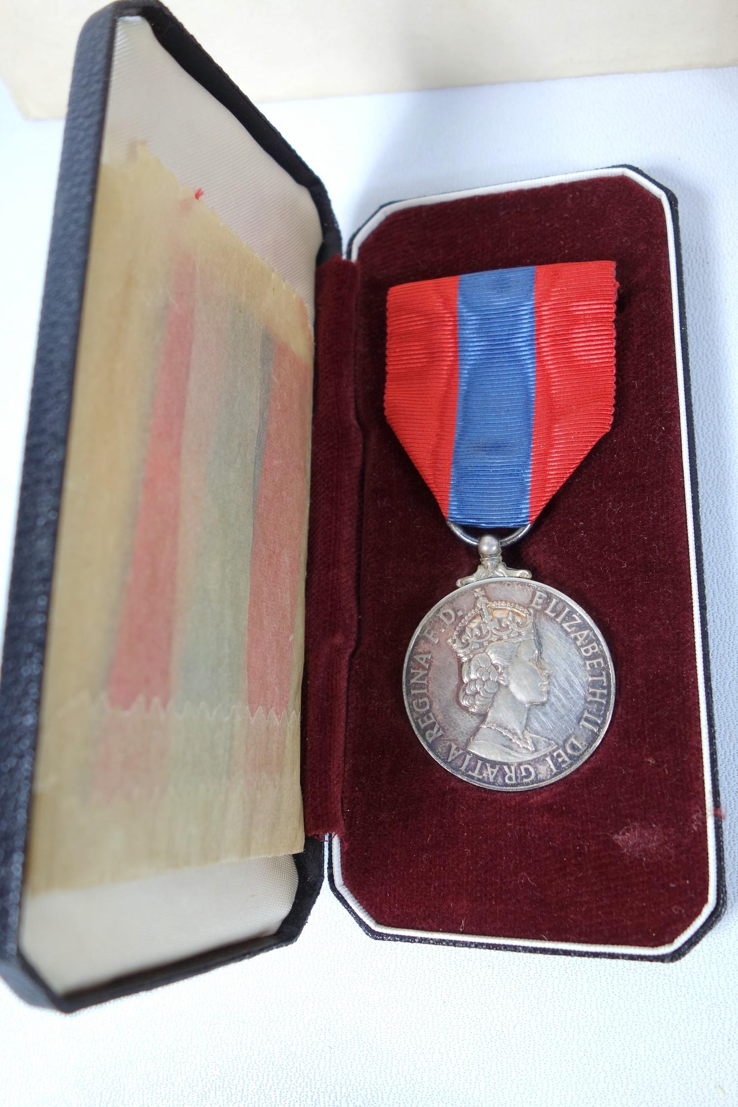 PAIR OF WWI MEDALS AWARDED TO 103721 PRIVATE J. COCKBURN MACHINE GUN CORPS COMPRISING WAR AND - Image 3 of 4