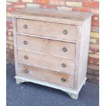 EDWARDIAN STRIPPED OAK CHEST WITH FOUR LONG DRAWERS (H. 98 CM, W. 91.5 CM, D. 45.5 CM)