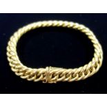 ITALIAN YELLOW METAL CURB-LINK BRACELET WITH ALTERNATING FANCY AND PLAIN LINKS, STAMPED 750, 2.7