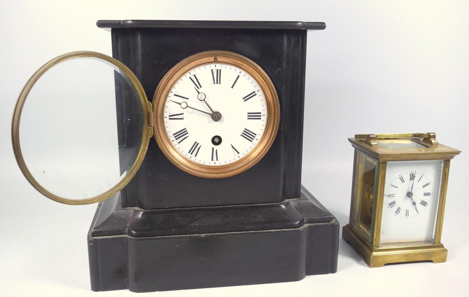 LATE 19TH CENTURY FRENCH MANTEL TIMEPIECE WITH A CIRCULAR WHITE ENAMELLED DIAL ENCLOSING AN EIGHT DY - Image 2 of 5