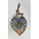 ART NOUVEAU STYLE PLIQUE A JOUR SILVER LEAF SHAPED PENDANT INSET WITH POLYCHROME ENAMEL AND SEED