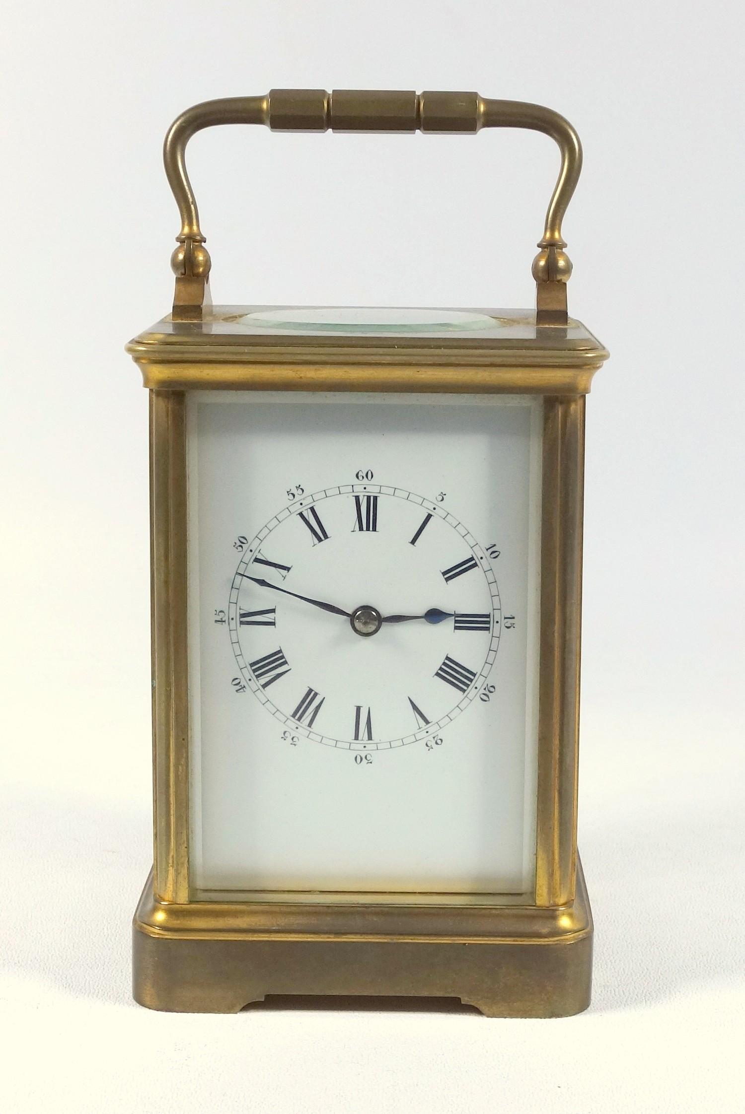 EARLY 20TH CENTURY FRENCH CARRIAGE CLOCK WITH A WHITE ENAMEL DIAL ENCLOSING AN EIGHT DAY MOVEMENT, - Image 4 of 9