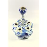 19th CENTURY CHINESE BLUE AND WHITE PORCELAIN CROCUS VASE WITH FIVE LOBED APERTURES, TAPERING NECK