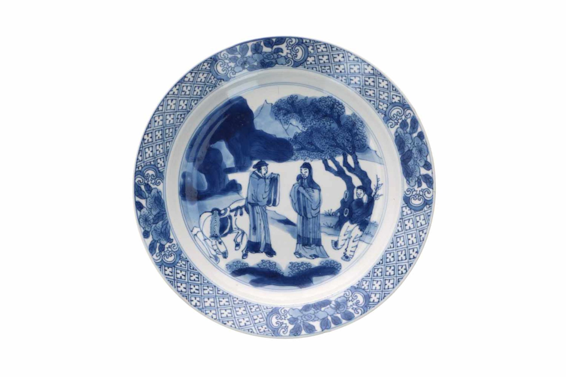 A set of three blue and white porcelain dishes, decorated with figures and a horse. Marked with 6- - Bild 4 aus 10