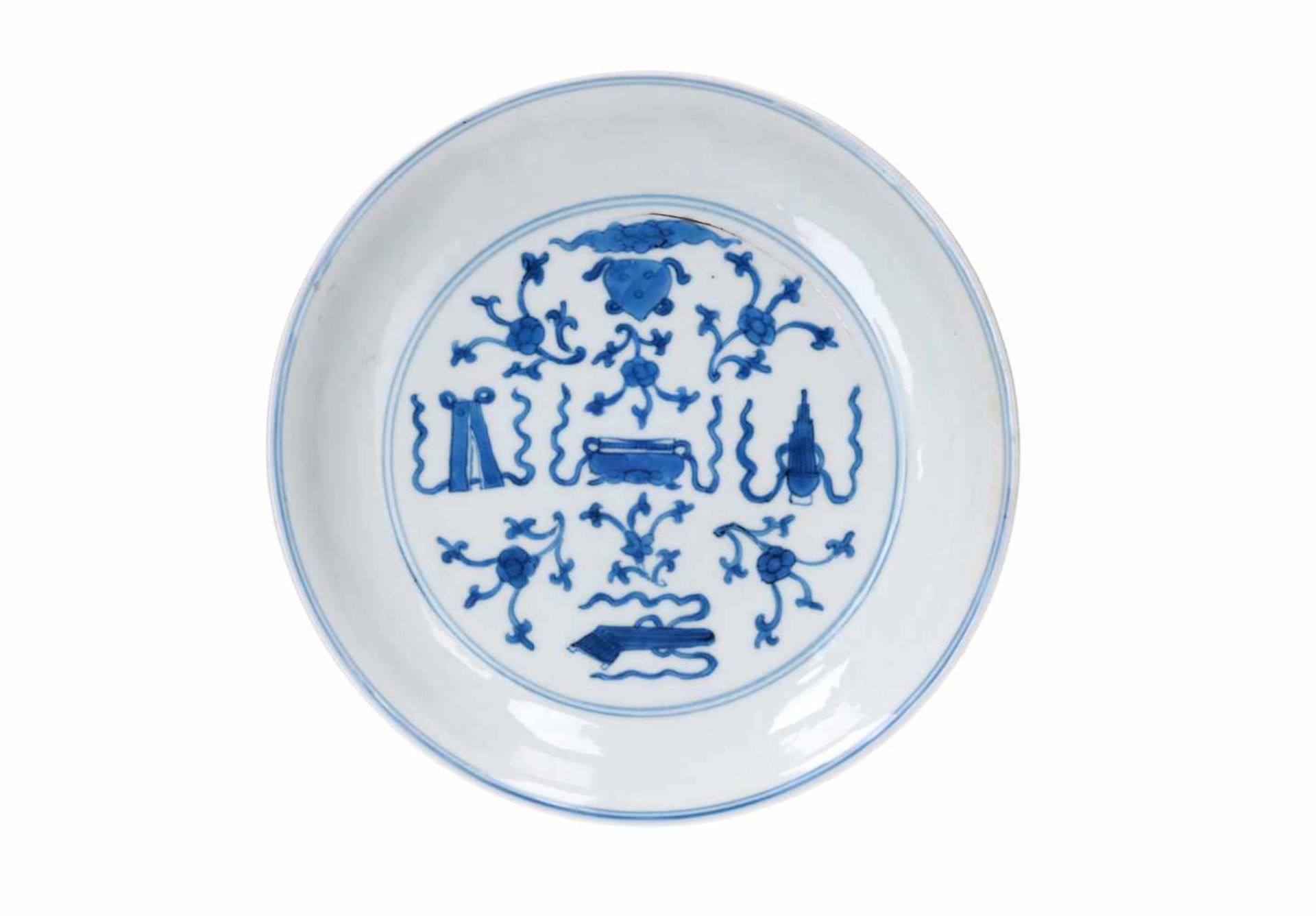 A blue and white porcelain dish, decorated with antiquities. Marked with 6-character mark