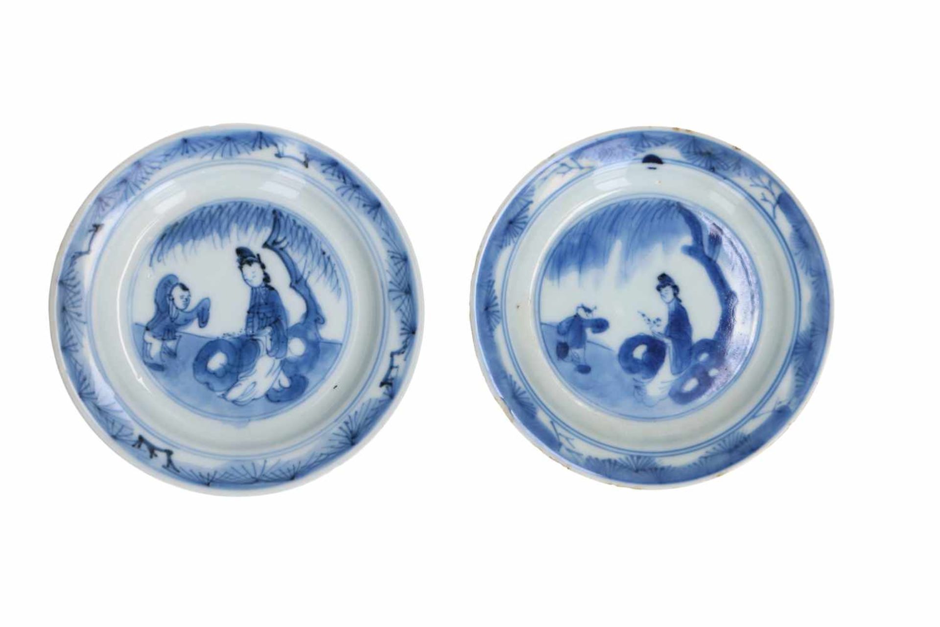 A set of 13 blue and white porcelain saucers, decorated with figures. Marked with 4-character - Bild 4 aus 11