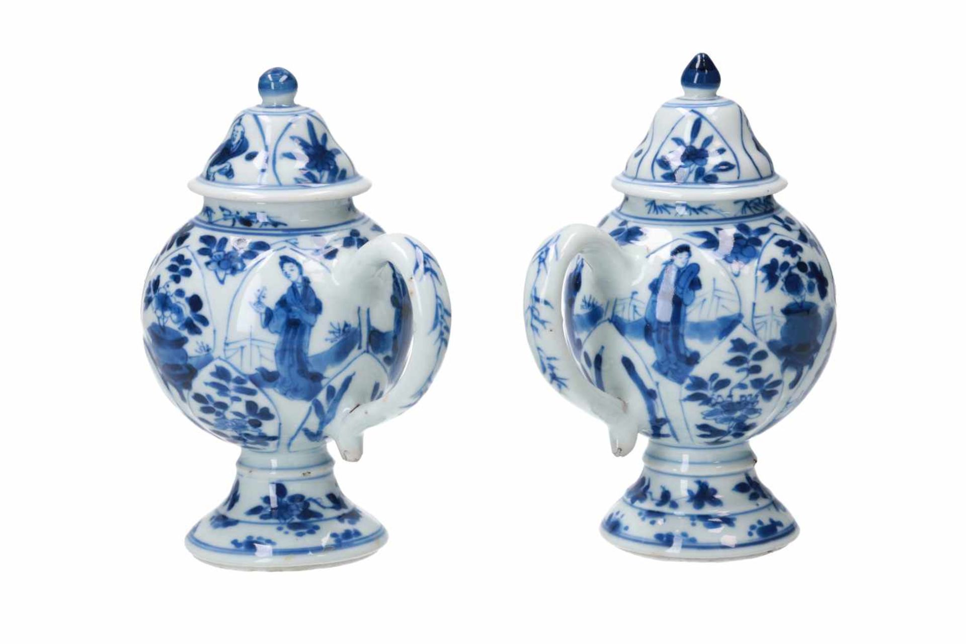 A pair of blue and white porcelain mustard jars, decorated with figures, flowers and little boys. - Bild 4 aus 8