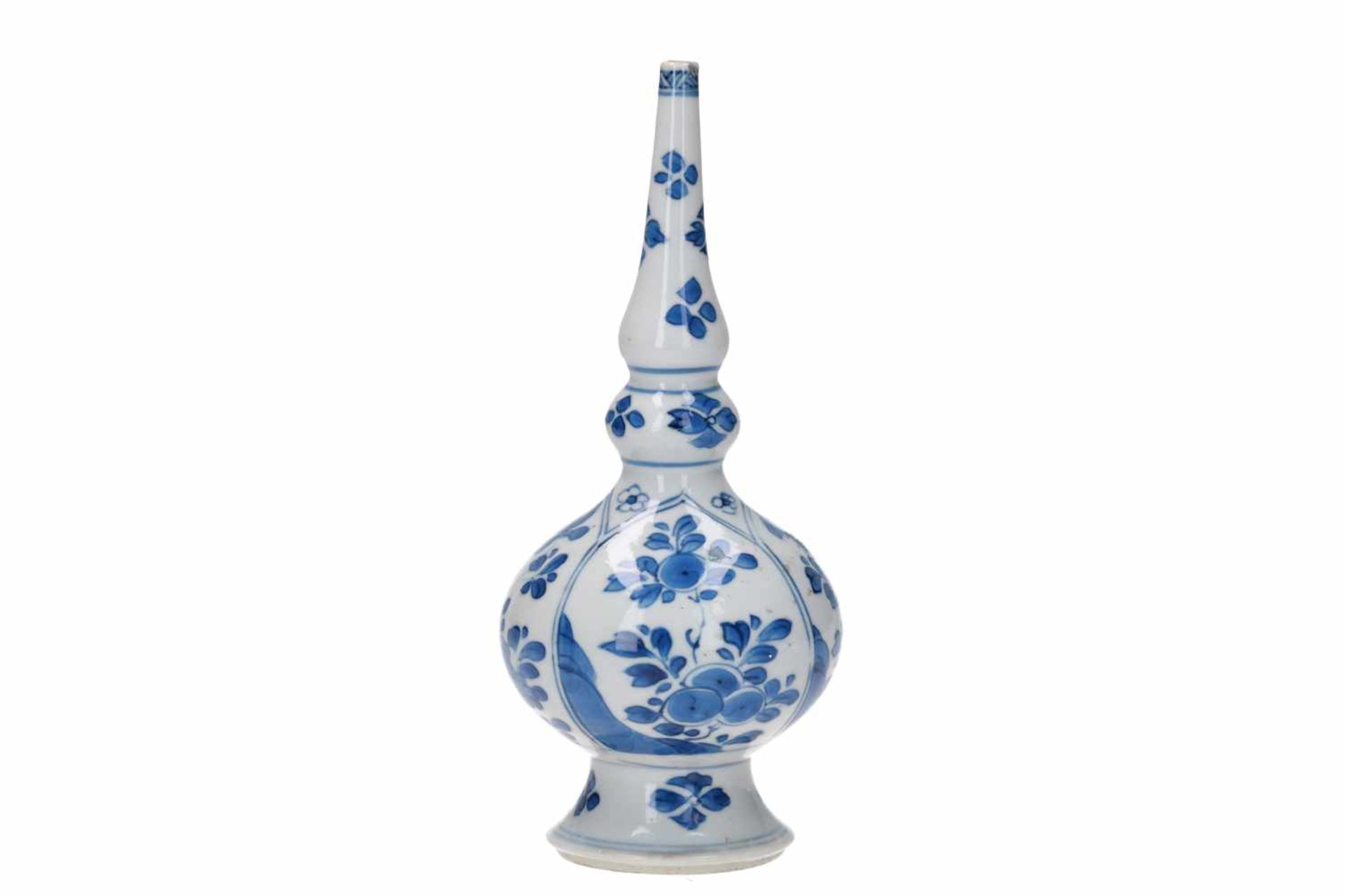 A blue and white porcelain sprinkler vase, decorated with flowers. Unmarked. China, Kangxi.