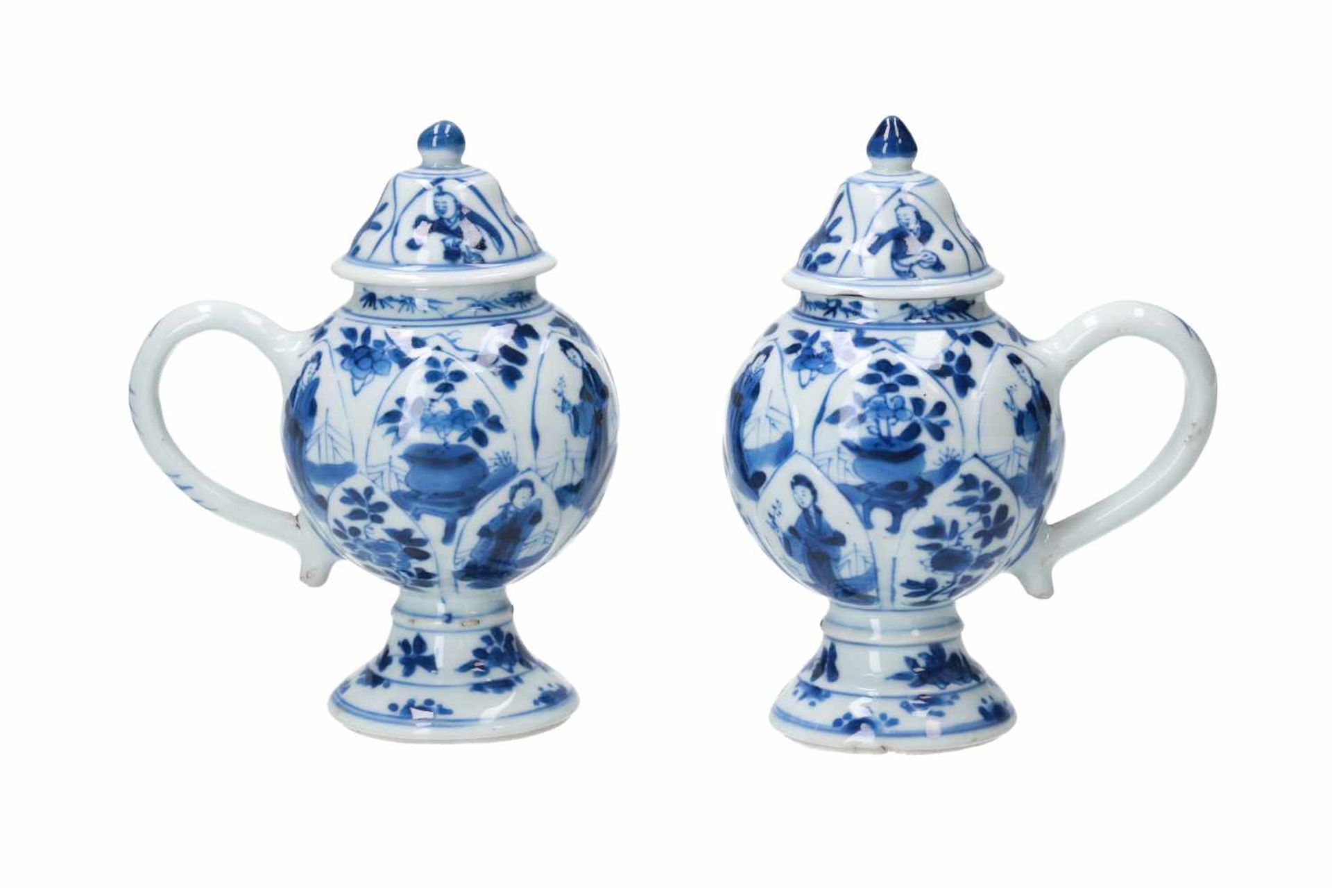 A pair of blue and white porcelain mustard jars, decorated with figures, flowers and little boys. - Bild 2 aus 8