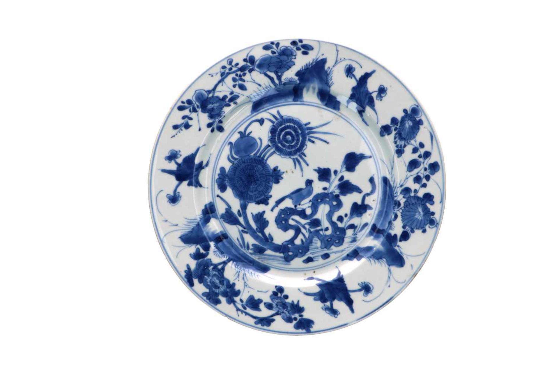 Lot of three blue and white porcelain dishes, 1) decorated with phoenixes and flowers. Unmarked. - Bild 4 aus 7