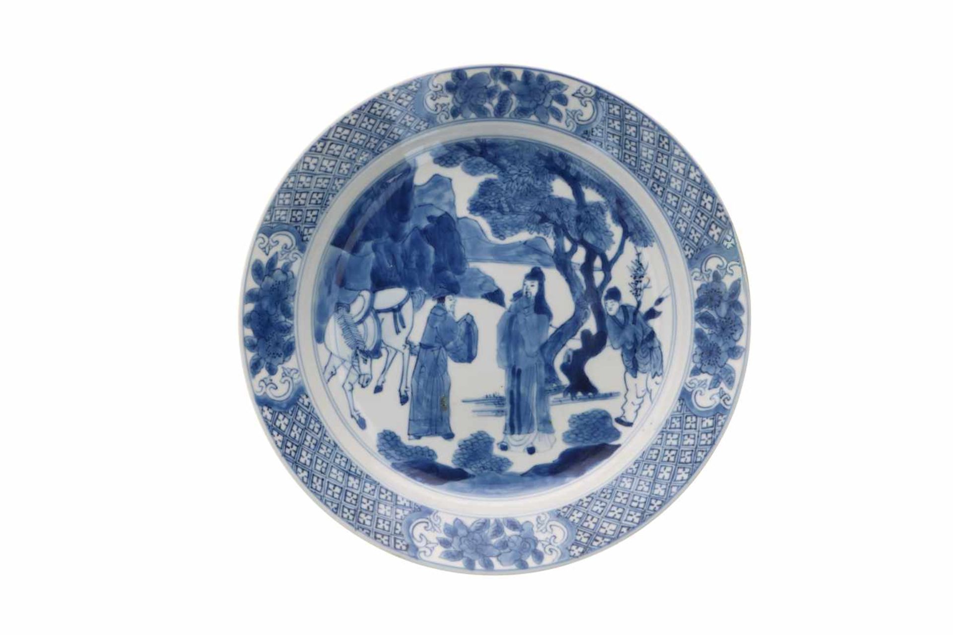 A set of three blue and white porcelain dishes, decorated with figures and a horse. Marked with 6- - Bild 3 aus 10