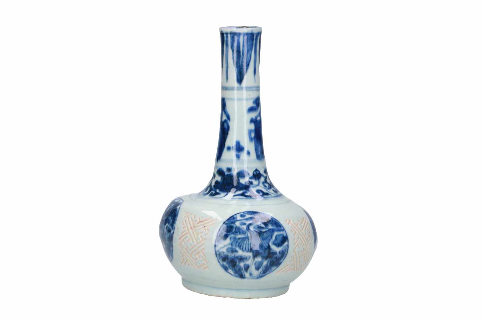 A blue and white porcelain vase, decorated with leaves, flowers and birds. Unmarked. China, Wanli. - Bild 4 aus 6