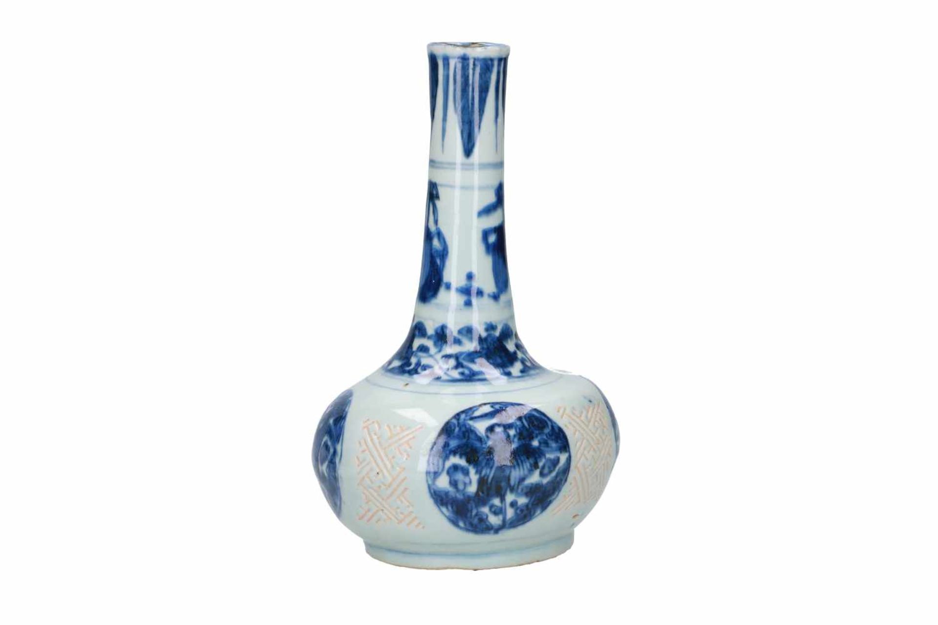 A blue and white porcelain vase, decorated with leaves, flowers and birds. Unmarked. China, Wanli. - Bild 2 aus 6