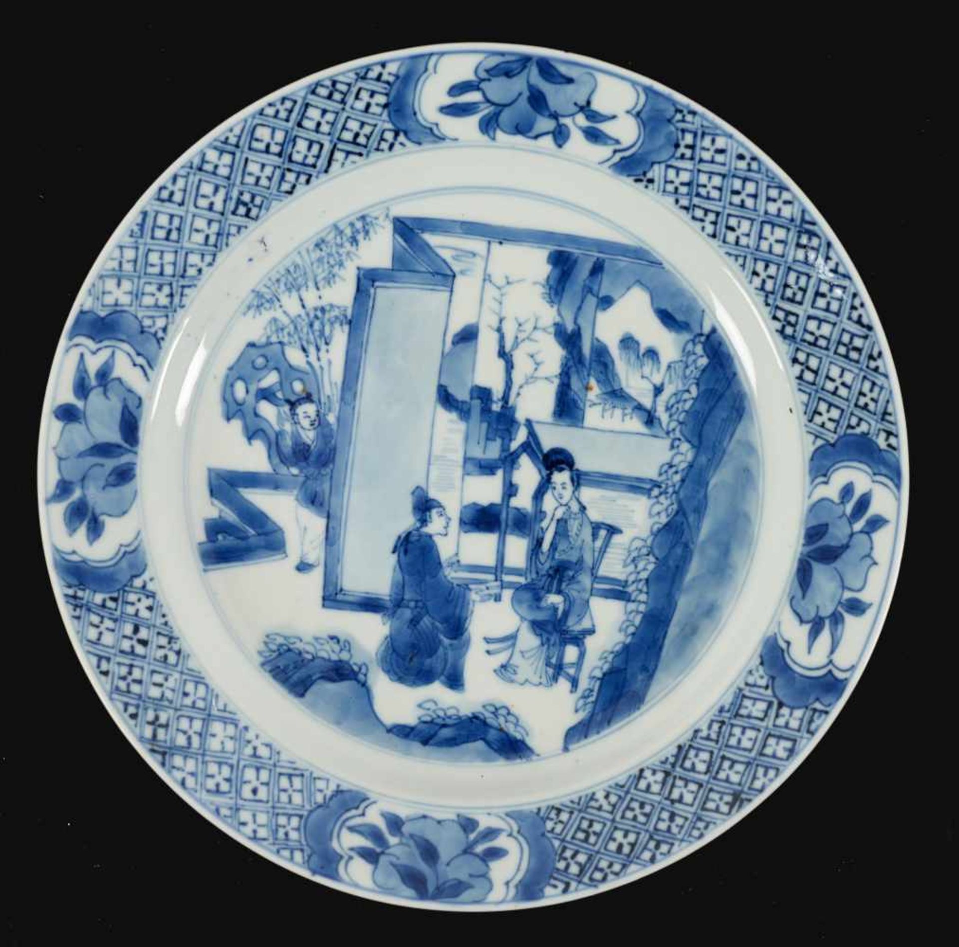 Lot of five blue and white porcelain dishes, decorated with long Elizas in a garden. Marked. - Bild 2 aus 11