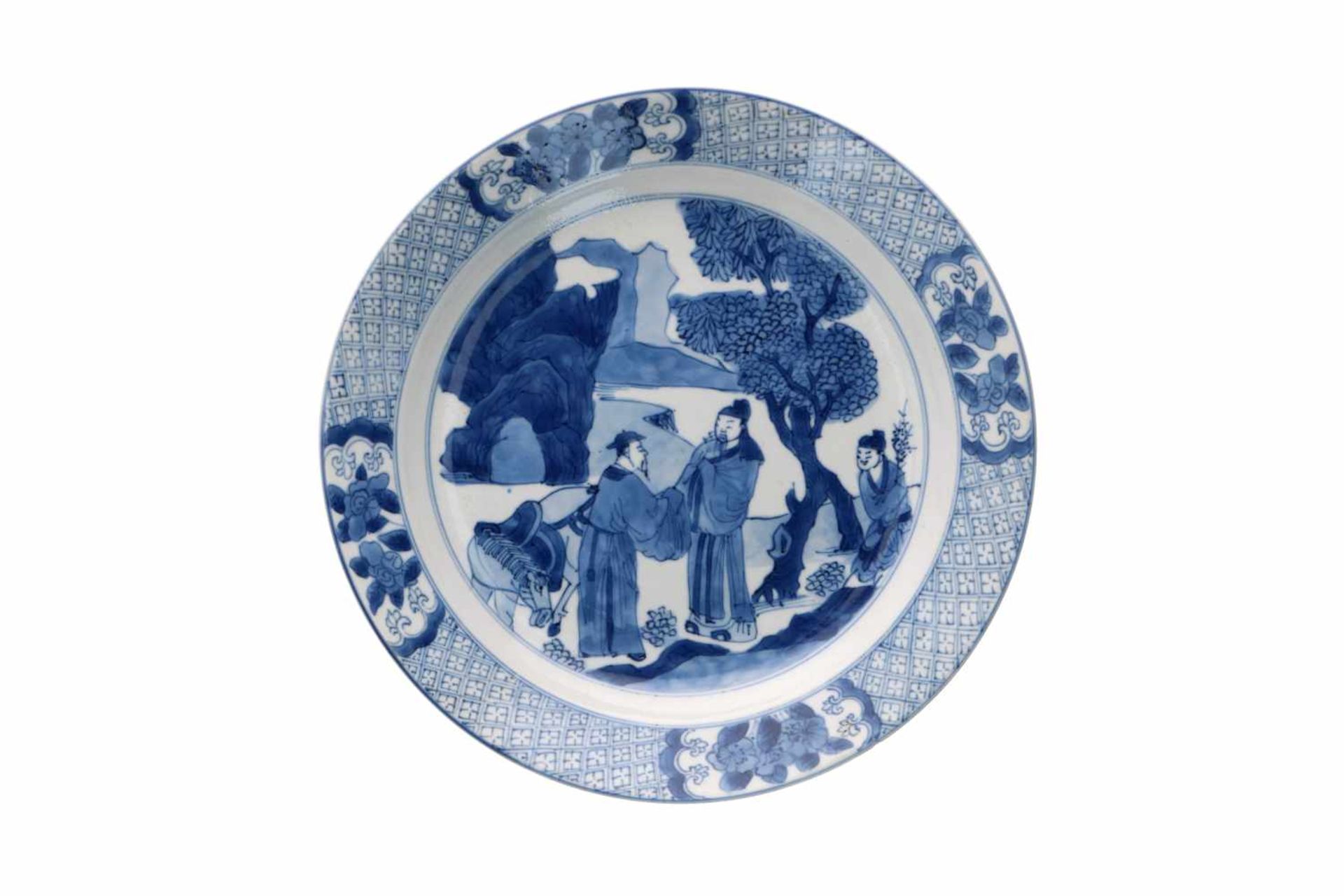 A set of three blue and white porcelain dishes, decorated with figures and a horse. Marked with 6- - Bild 2 aus 10