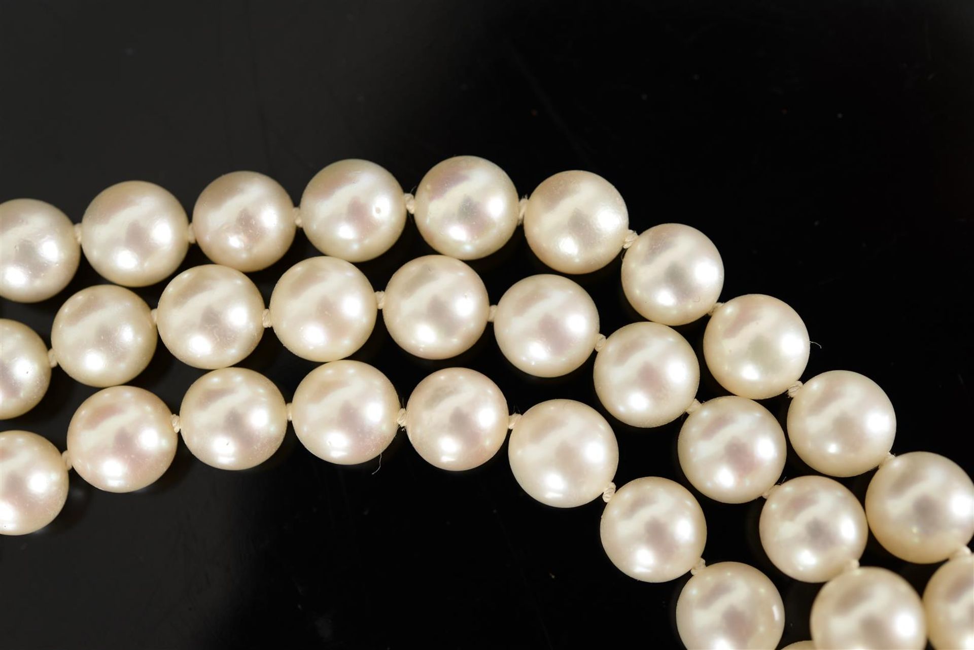 A three-strand cultured pearl necklace with an openwork 14-kt white golden clasp, set with 40 diamon - Image 6 of 6