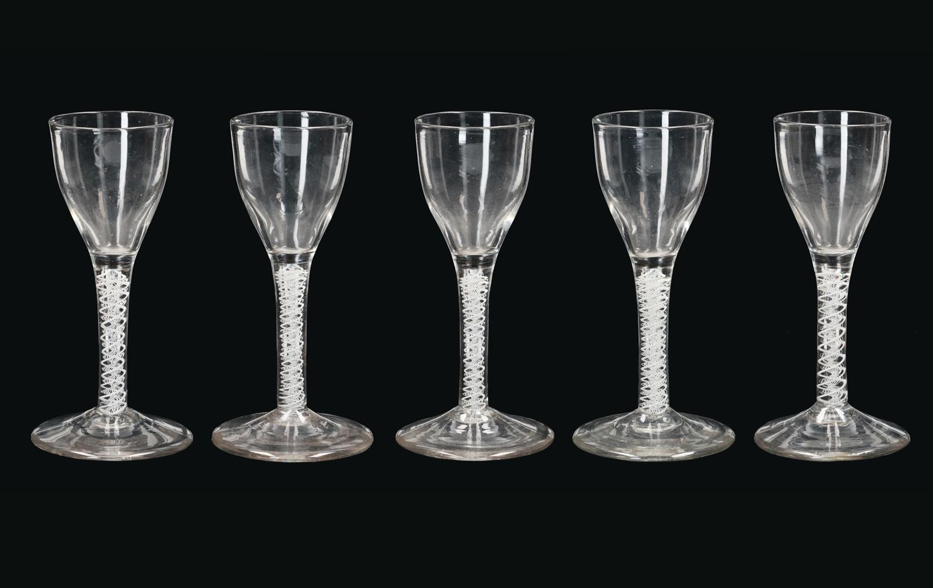 A set of five garland glasses with white garland. Holland, 18th century.