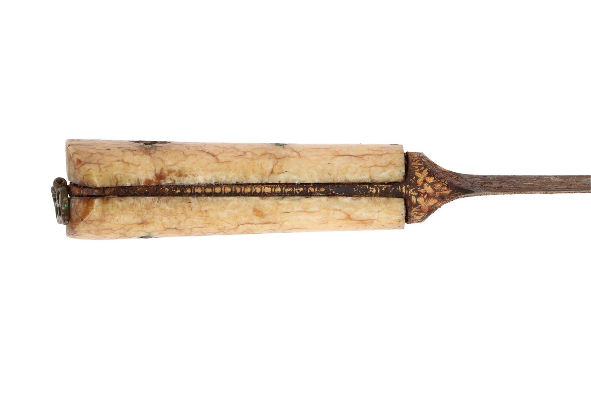 Lot of four diverse daggers, including Kadjar. The handles i.a. with ivory, gilding and jade. Three - Bild 14 aus 21