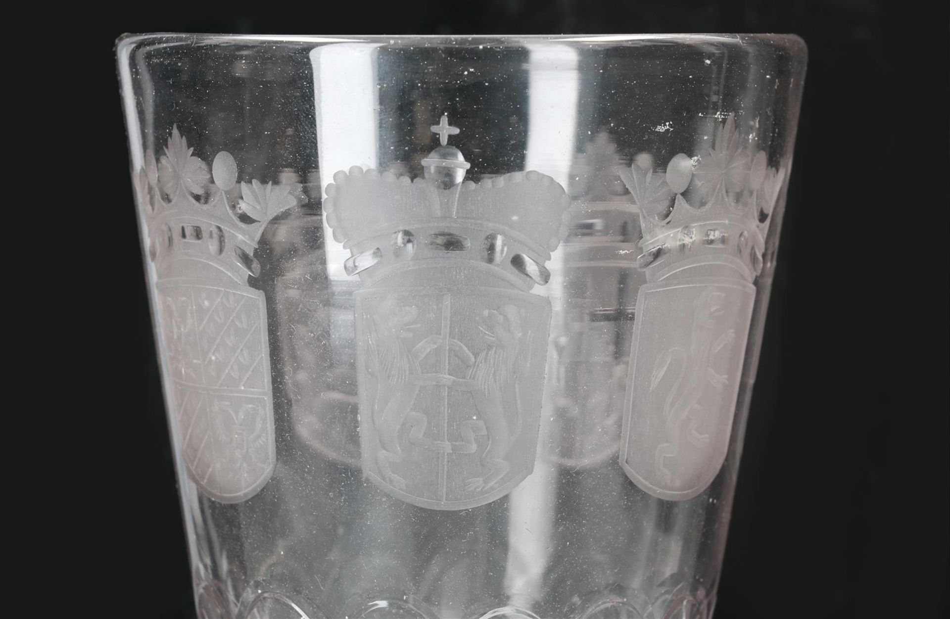 A glass goblet with heraldry of the Seven Provinces. Holland, 18th century. - Bild 3 aus 13