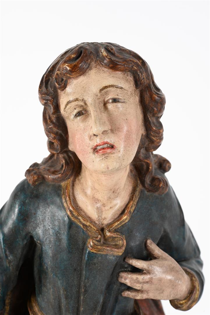 Two polychrome wooden sculptures of Maria Cleophas and possibly Josef of Arimathea. Possibly Germany - Image 7 of 7