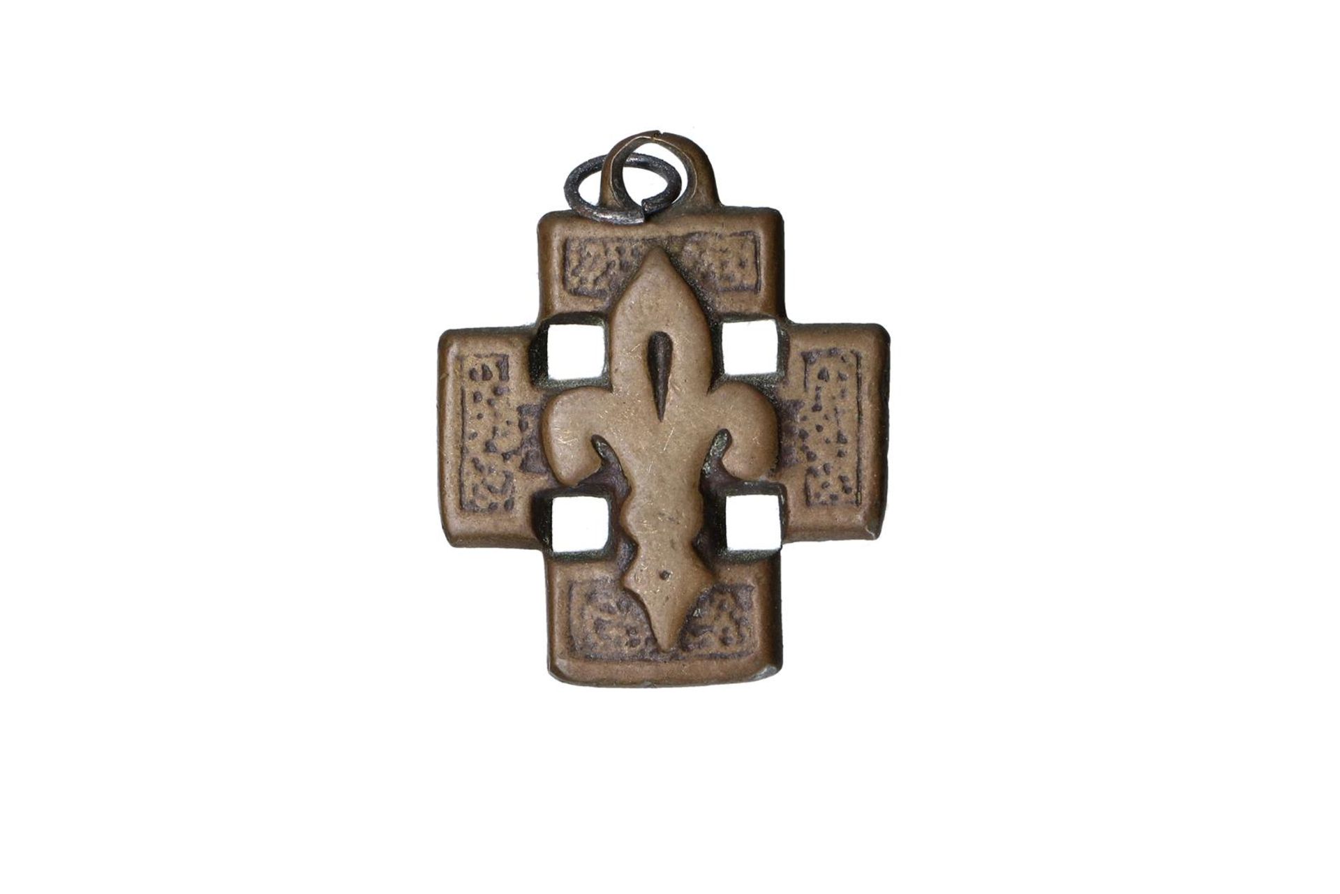 A bronze Jerusalem cross. France, 13th century. Provenance: Prunier Louvier. Gabriëlse Collection, - Bild 2 aus 3