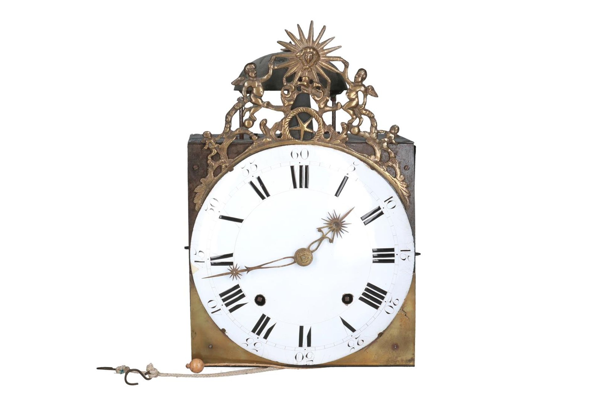 A comtoise clock, ormolu crest with two putti holding a masqueron 'Roi soleil'. France, 18th centur - Bild 3 aus 5