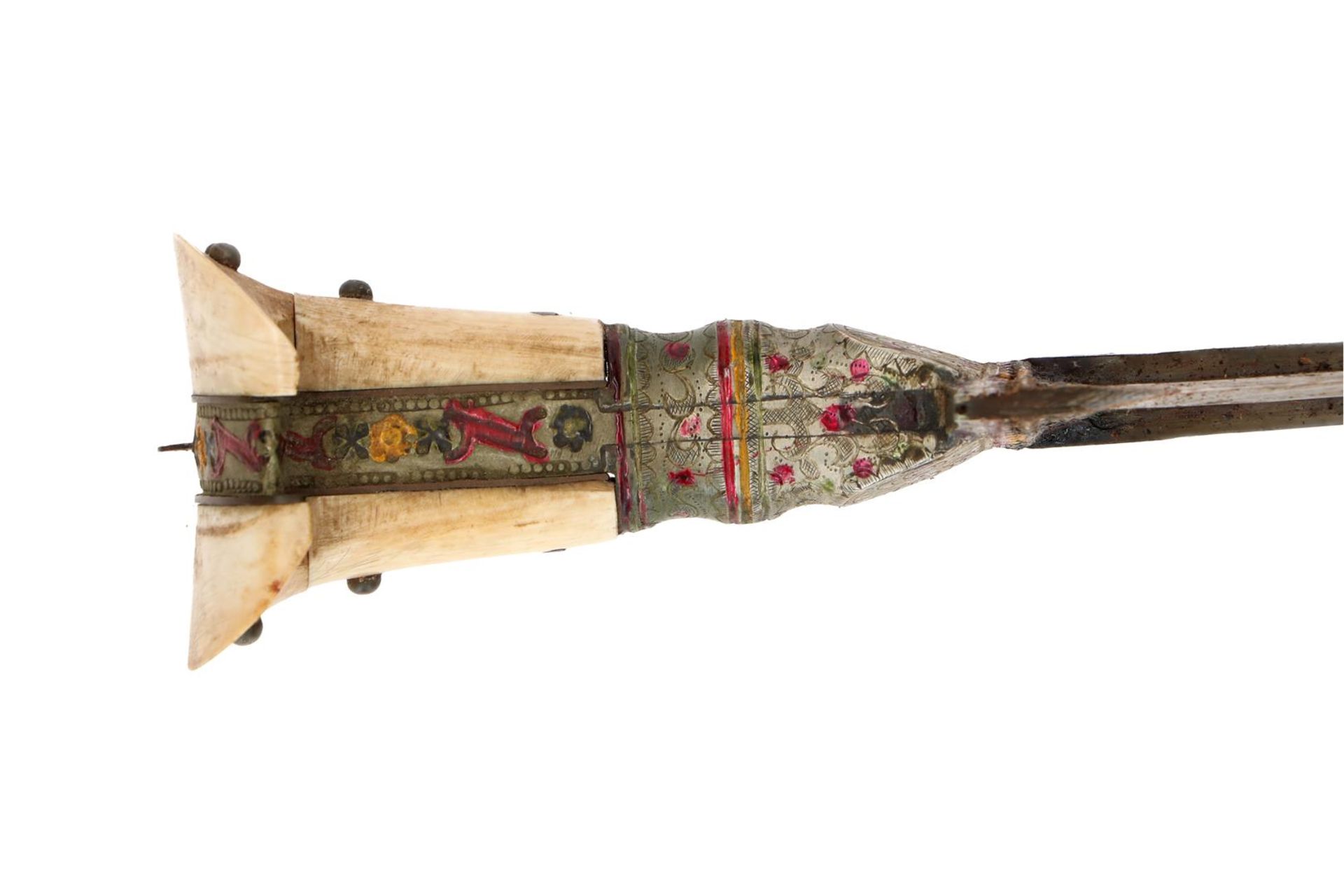 Lot of four diverse daggers, including Kadjar. The handles i.a. with ivory, gilding and jade. Three - Bild 10 aus 21
