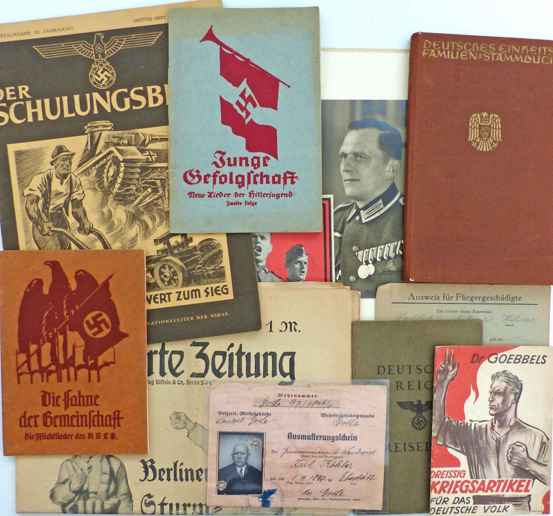 Militaer,WK II,sonstigeWK II SS HJ WUKI mit Büchern etlichen Belegen Dokumenten AK uvm. I-II- - -