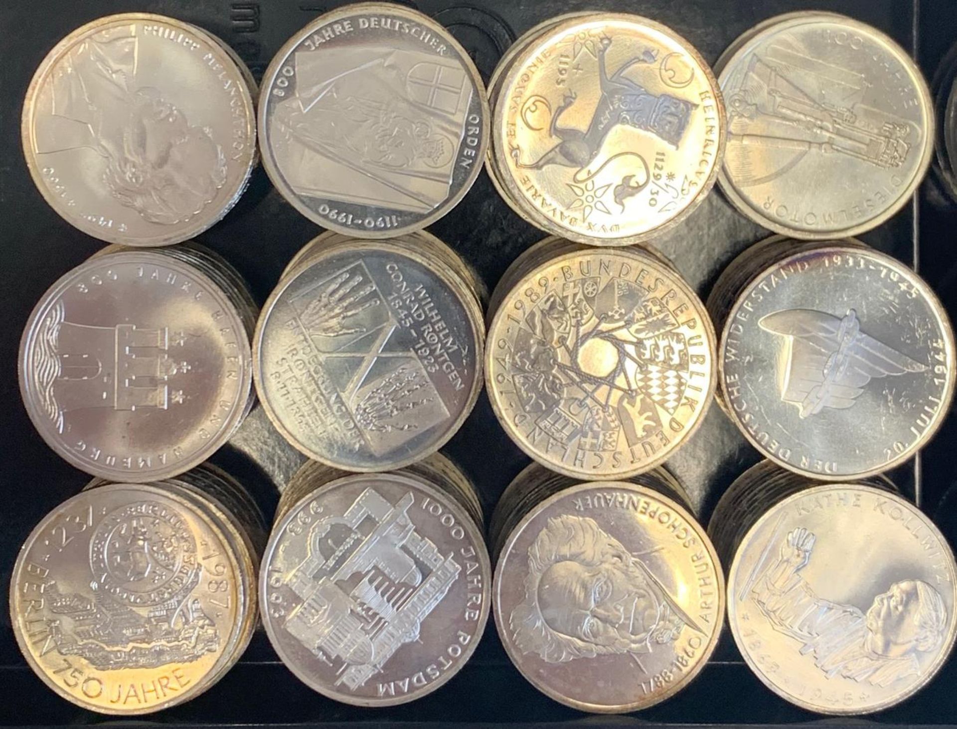 Münzen 10 DM 115 Stück, Silberfeingehalt über 1114 g I-II- - -23.80 % buyer's premium on the