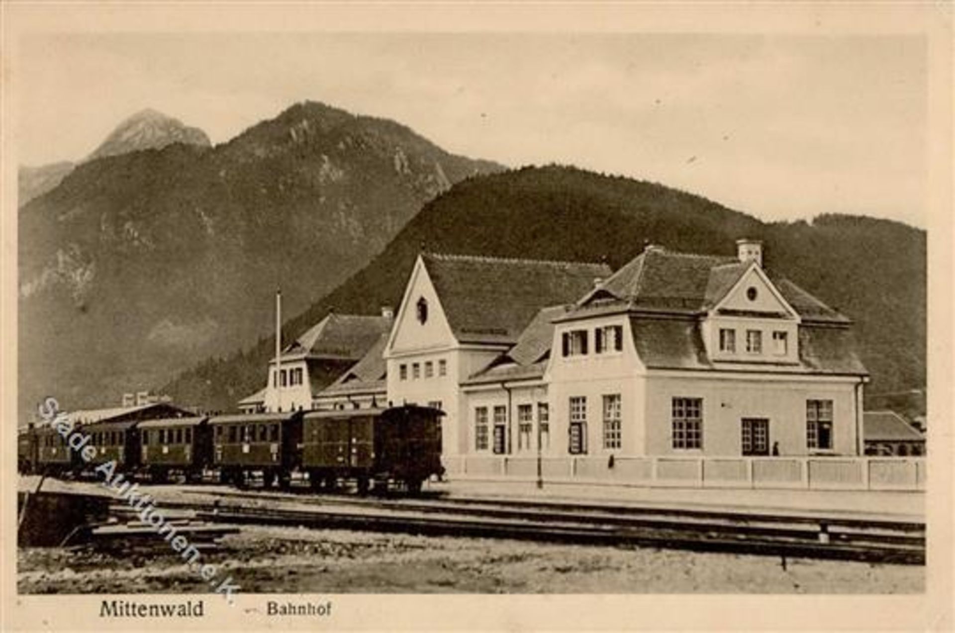 Mittenwald (8102) Bahnhof Eisenbahn 1919 I-II (Ecken abgestossen, Stauchung)Dieses Los wird in einer