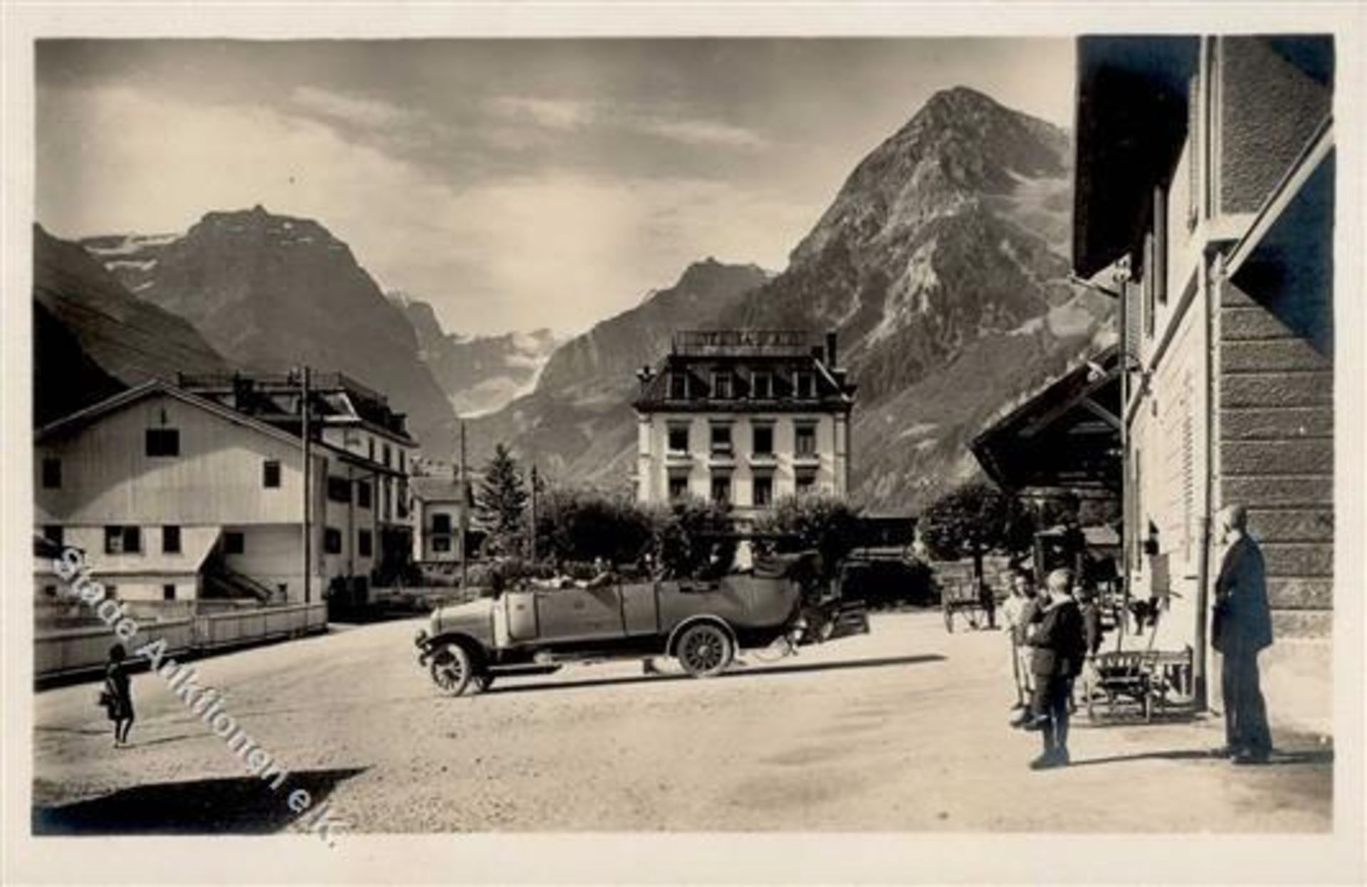 Linthal (8783) Schweiz Postbus Klausenpost Bahnhof II- (beschnitten)Dieses Los wird in einer