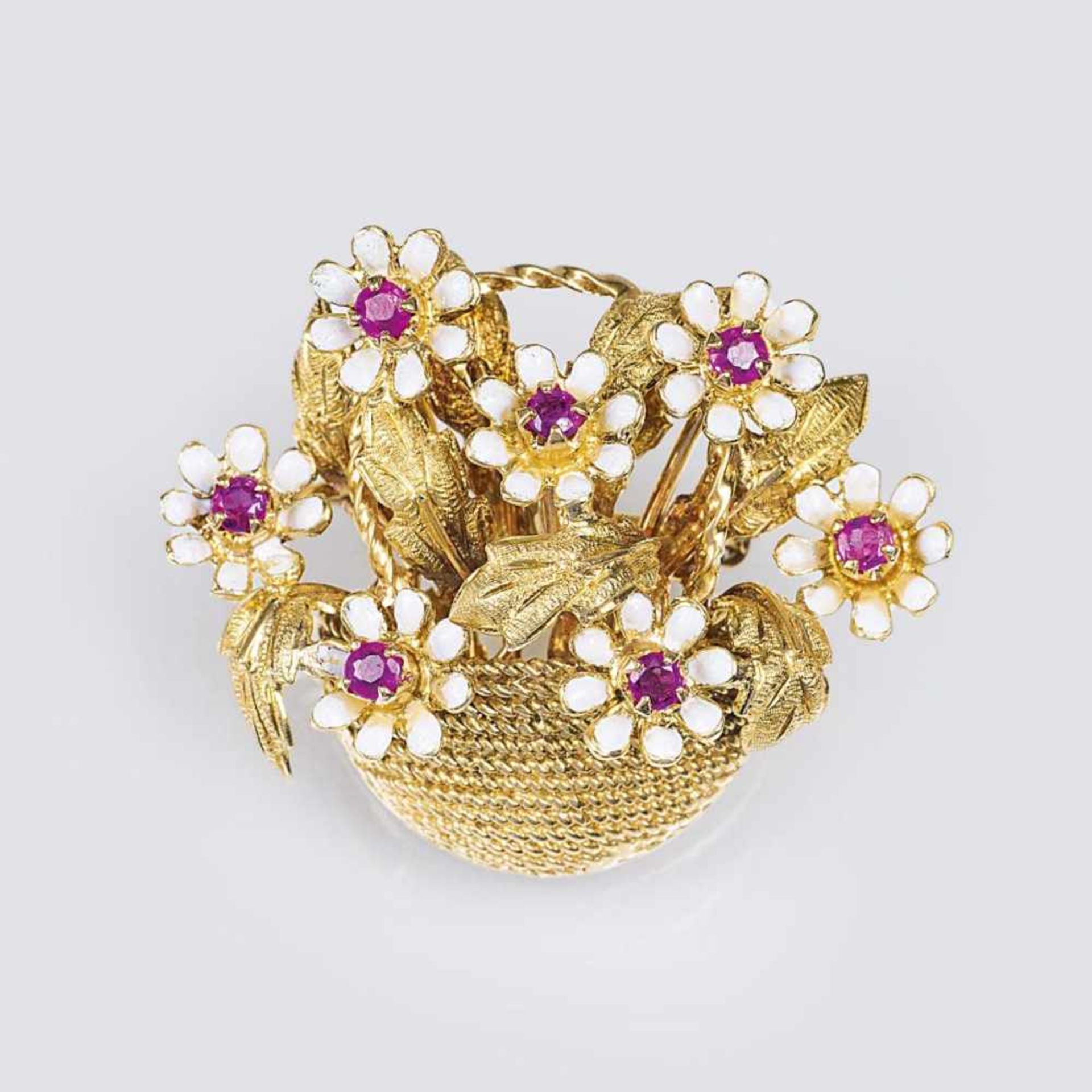 A Vintage Gold Brooch 'Flower Basket'Mid 20th cent. 18 ct. yellow gold, marked. MZ: 'V', 'Italy'.