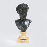 Giovanni Varlesetätig in Neapel um 1888-1922Büste 'Berenice'Neapel, um 1891. Bronze mit dunkler