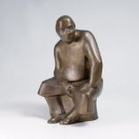 Arnold Hilmer(Hamburg 1908 - Hamburg 1993)Sitzender mit aufgestütztem ArmBronze. Auf der Rückseite