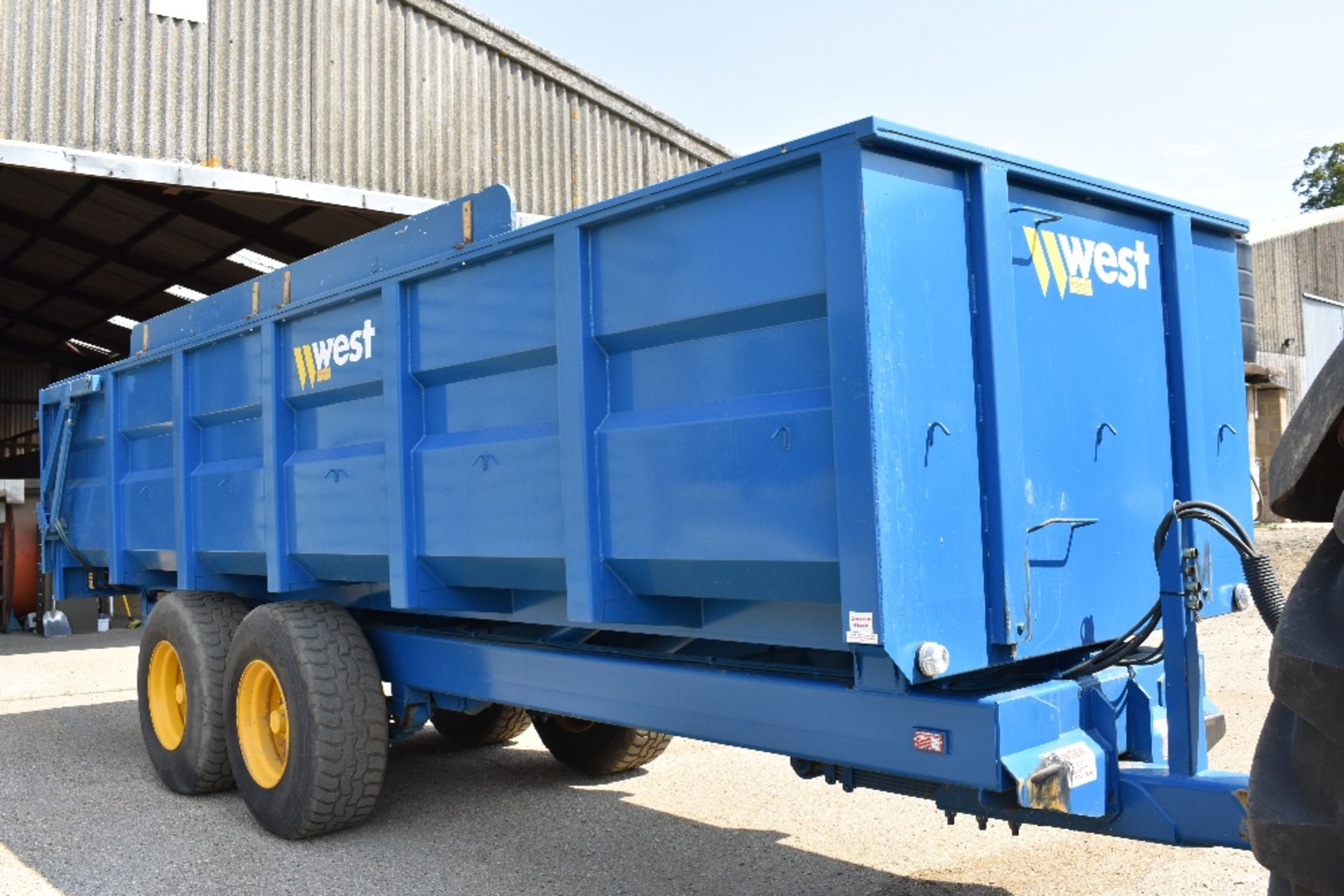 14 Tonne Harry West Twin Axle Grain Trailer c/w Auto Tail Gate - Image 3 of 6