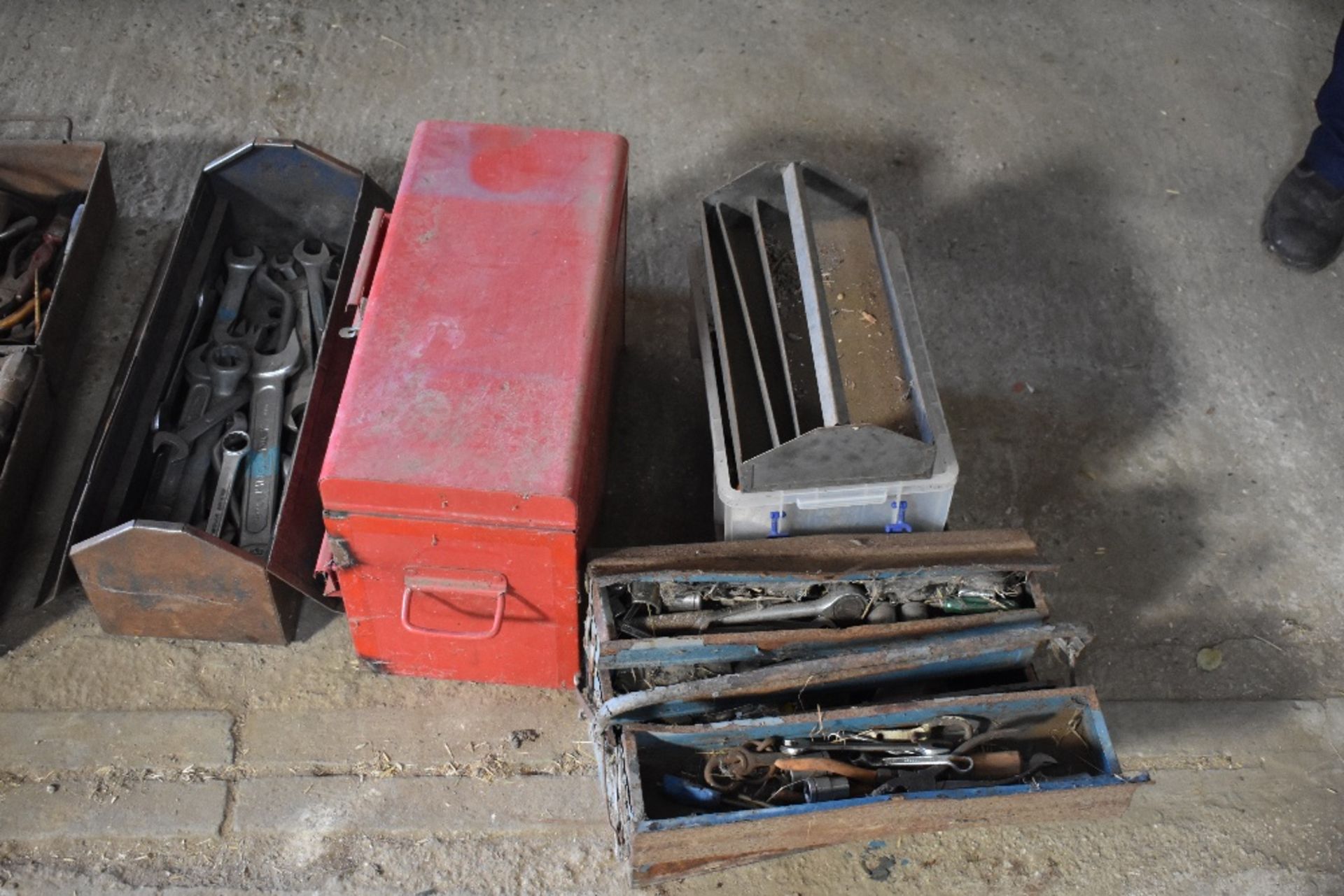 4 Tool Box c/w Rug Spanners & king Dick Spanners - Image 2 of 2