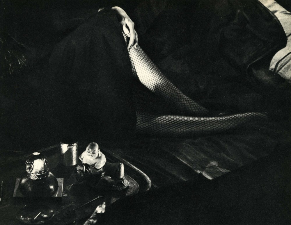 BRASSAI [gyula halasz] - Bas résille, fumerie d'opium - Original vintage photogravure