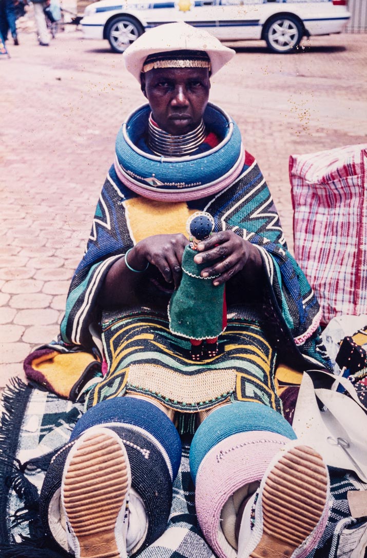 SET OF NDEBELE BEADED BODY RINGS, SOUTH AFRICA Comprising: four wide leg rings, three narrower waist - Image 2 of 4