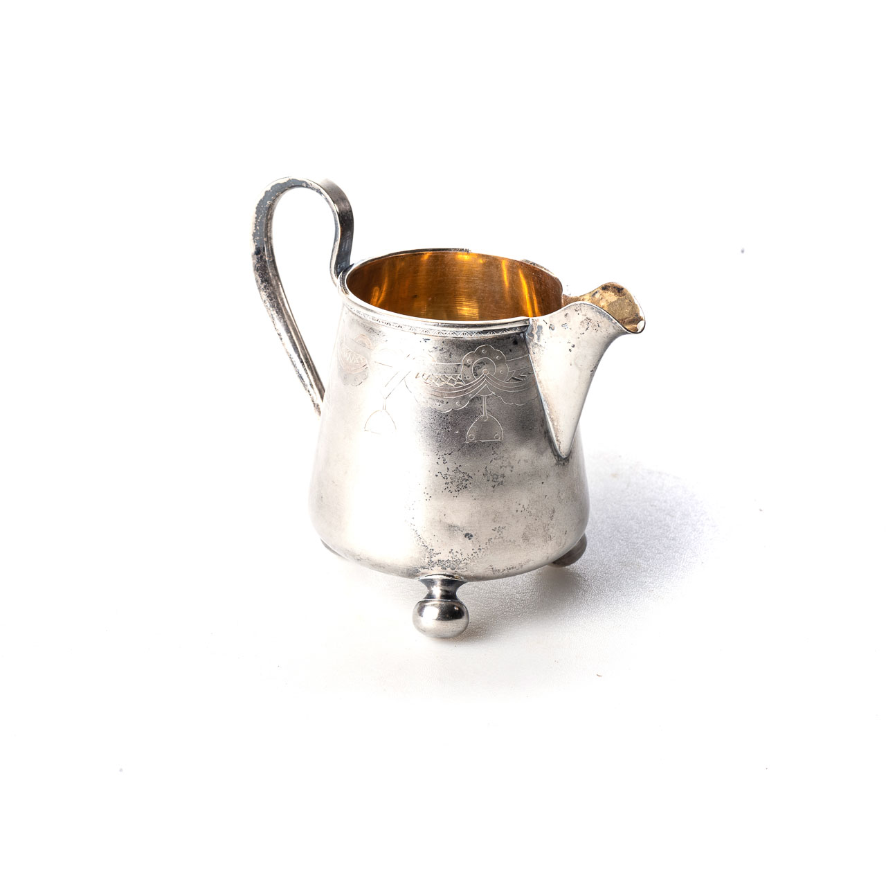 SILVER CREAM JUG, RUSSIAN, 1908 The tapered, inverted rectangular form with decorative engraving