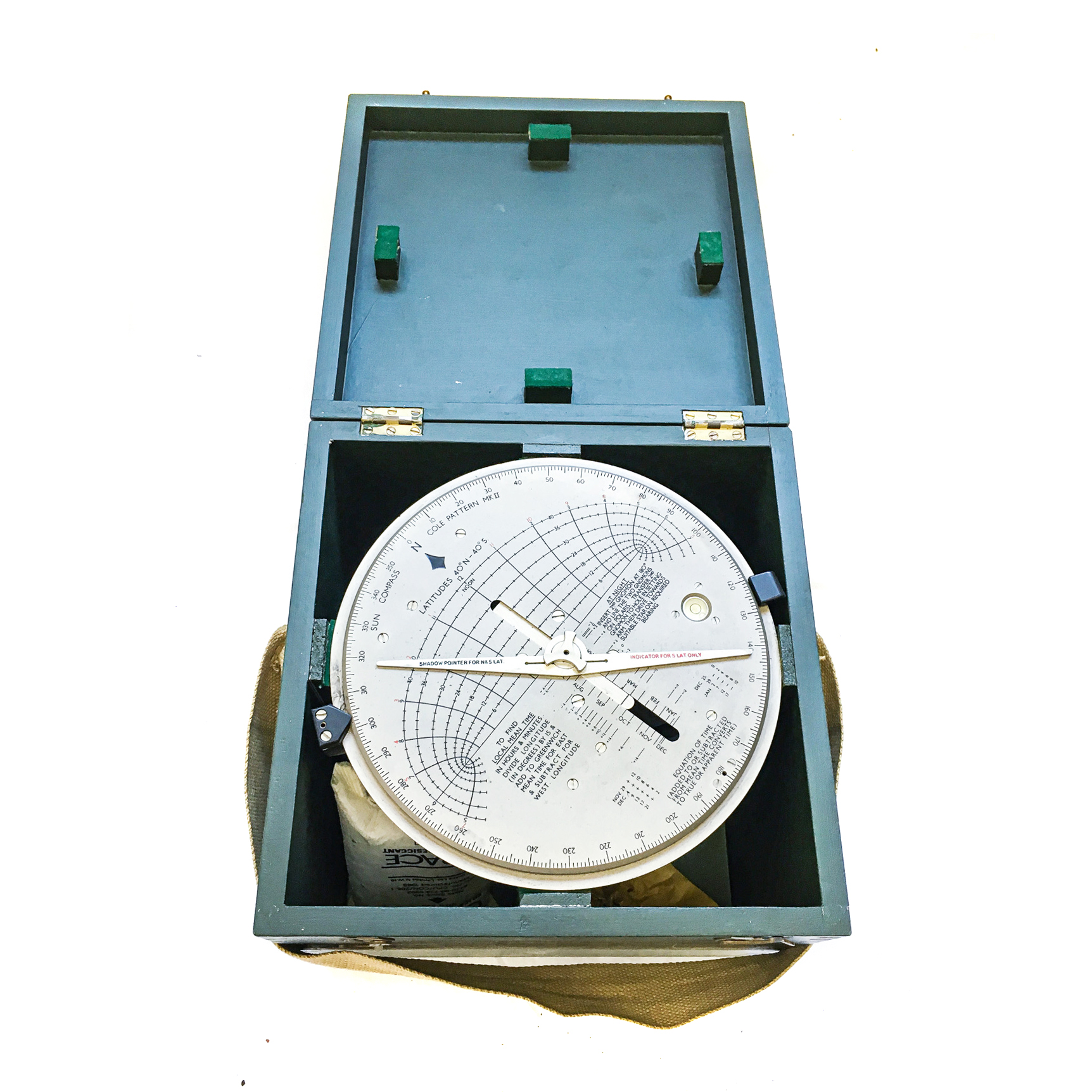 A BOXED BRITISH M2 COLE PATTERN SUN COMPASS Complete in its box of issue, carry strap intact - Image 2 of 2