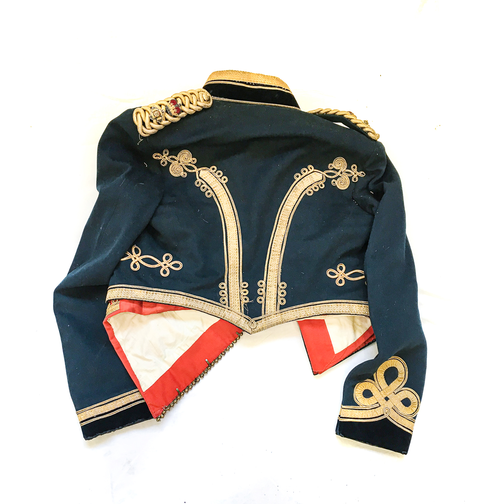 A MIDDLESEX YEOMANRY, DUKE OF CAMBRIDGE HUSSARS OFFICERS UNIFORM Includes tunic and waistcoat for - Image 2 of 2