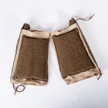 A PAIR OF WWII BRITISH AIRBORNE SOE PARATROOPER'S KNEE PADS