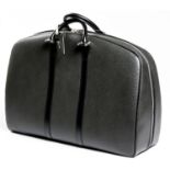 A VINTAGE LOUIS VUITTON HELANGA 1 POCHE BLACK TAIGA LEATHER TRAVEL BAG