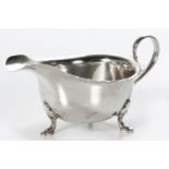 AN ELIZABETH II SILVER SAUCE BOAT, MAPPIN AND WEBB, SHEFFIELD, 1960