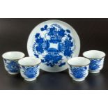 A SET OF FOUR CHINESE BLUE AND WHITE ‘SUMMER WINE CUPS’ AND TRAY, QING DYNASTY, 19TH CENTURY