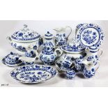 A HUTSCHENREUTHER 'BLUE ONION' PATTERN PART DINNER SERVICE, 2OTH CENTURY