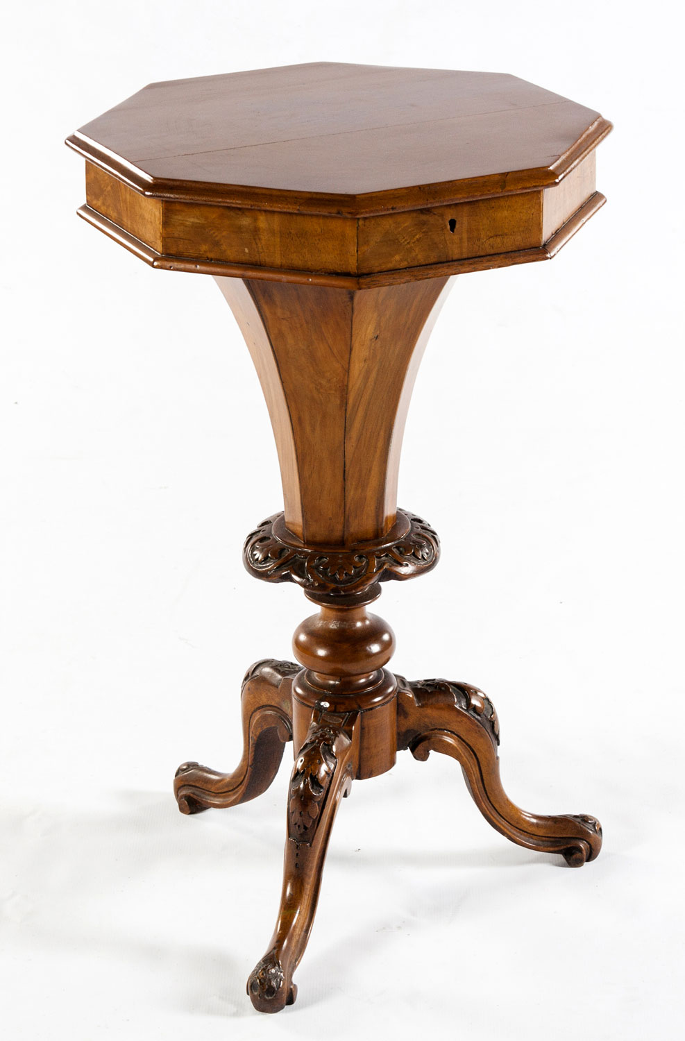 A VICTORIAN WALNUT SEWING TABLE